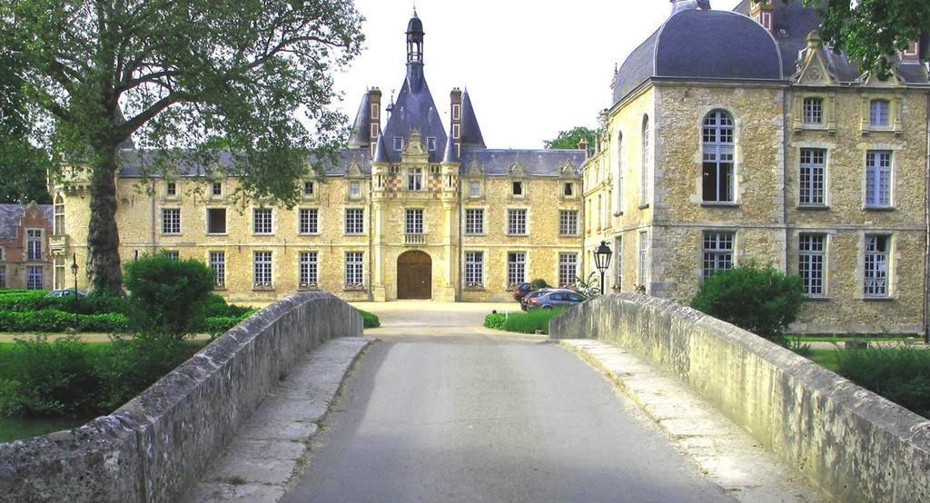 Chateau D'Esclimont Saint-Symphorien-le-Chateau Dış mekan fotoğraf