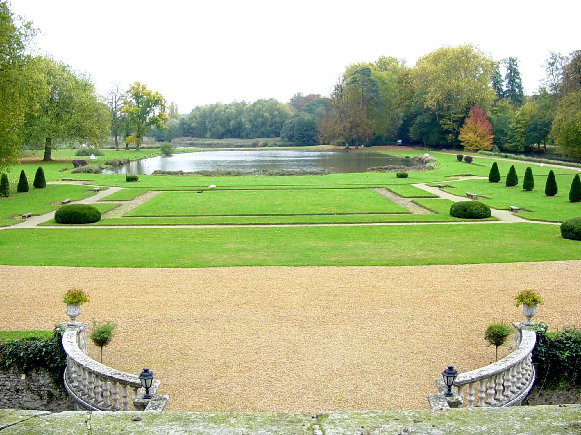 Chateau D'Esclimont Saint-Symphorien-le-Chateau Dış mekan fotoğraf